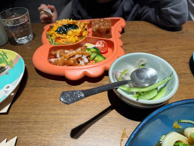 7777888888免费四肖和日学校午餐减少米饭与学校午餐时刻